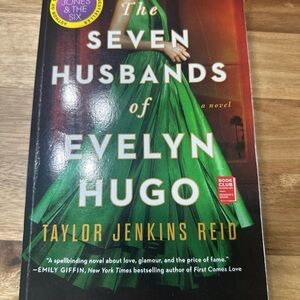 The Seven Husbands of Evelyn Hugo Book